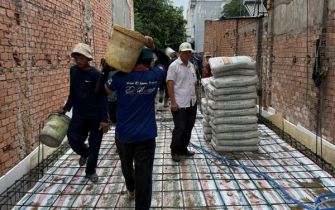 Công tác đổ bê tông móng công trình cô Linh phường Trung Mỹ Tây quận 12 tphcm
