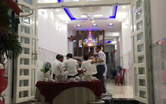 Tân gia nhà ANH BIỀN phường CMT.  Q  12 cong ty Quang minh chúc gia đình vạn sự như ý