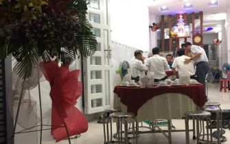 Tân gia nhà ANH BIỀN phường CMT.  Q  12 cong ty Quang minh chúc gia đình vạn sự như ý