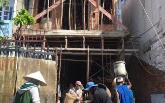 Công trình BAC NAM phường CMT Q 12 đổ tấm 2 ngày 24 - 5 - 2018 am lịch