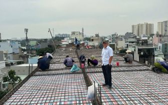 Công tác đổ bê tông tầng 4 công trình anh Hải p Trung Mỹ Tây Q12 ngày 6-11-2024