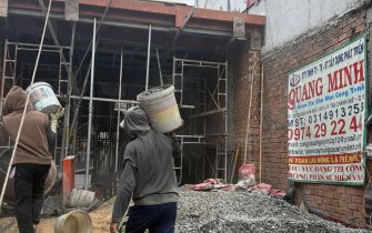 Cập nhật hình ảnh đổ bê tông sàn lầu 1 công trình em Bằng phường Hiệp Thành Q 12