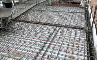 Cập nhật hình ảnh đổ bê tông sàn lầu 1 công trình em Bằng phường Hiệp Thành Q 12