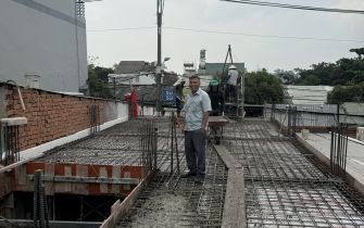 Cập nhật hình ảnh đổ bê tông sàn lầu 1 công trình em Bằng phường Hiệp Thành Q 12