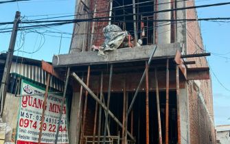 CẬP NHẬT TIẾN ĐỘ THI CÔNG – ĐỔ BÊ TÔNG SÀN LẦU 2 CÔNG TRÌNH EM TRANG