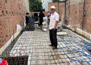 Công tác đổ bê tông móng công trình cô Linh phường Trung Mỹ Tây quận 12 tphcm