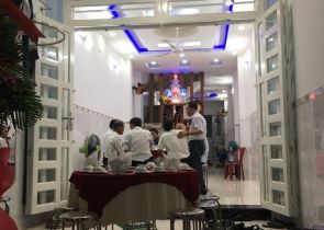 Tân gia nhà ANH BIỀN phường CMT.  Q  12 cong ty Quang minh chúc gia đình vạn sự như ý