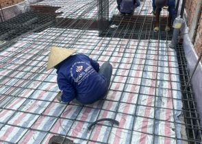 CÔNG TÁC THI CÔNG SẮT THÉP MÓNG VÀ MẶT BẰNG TẦNG TRỆT CÔNG TRÌNH EM QUỲNH
