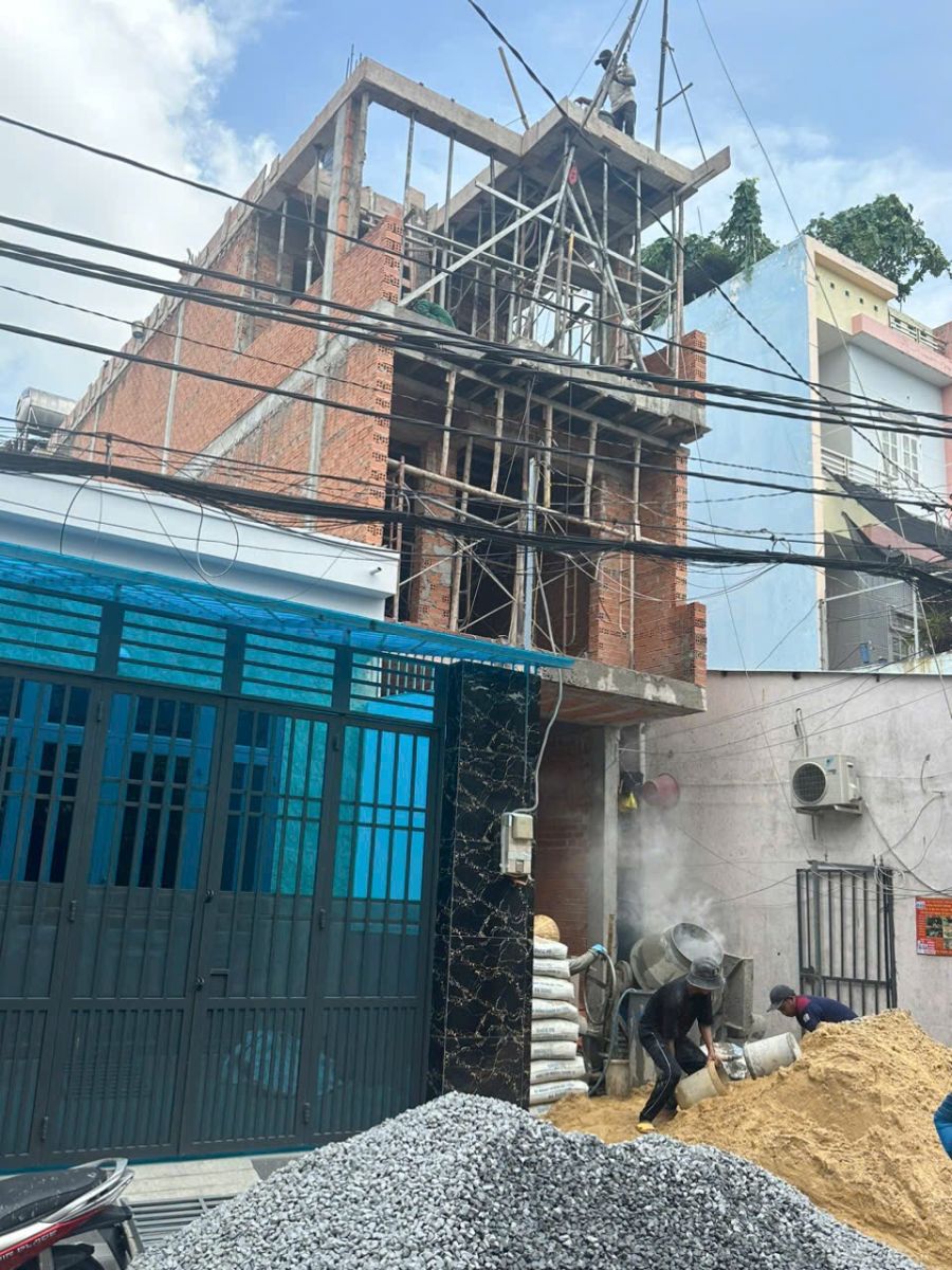 Tất cả những tình trạng trên sẽ được xử lí với dịch vụ sửa nhà trọn gói tại TPHCM.Sửa chữa nâng cấp nhà cũ tại Tp.HCM 1️⃣ Quang Minh